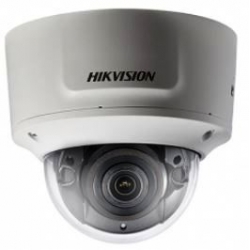 Kamera HikVision DS-2CD2765FWD-IZS.